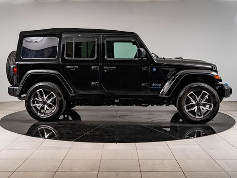 Used 2024 Jeep Wrangler Unlimited AWD/4WD image 11