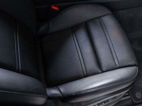 Certified 2023 Porsche Cayenne AWD/4WD image 42