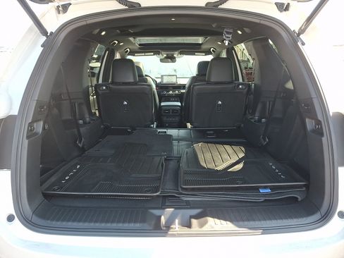 Used 2025 Honda Pilot Black Edition image 29