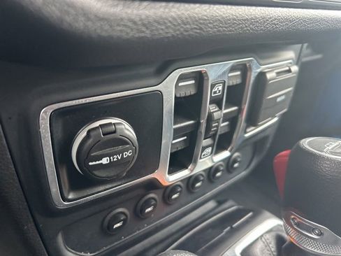 Used 2024 Jeep Gladiator Sport image 25