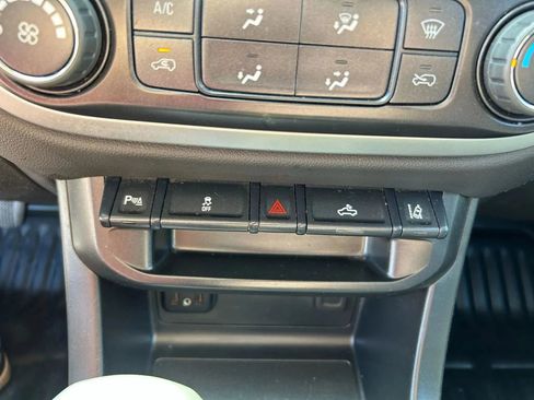 Used 2022 Chevrolet Colorado LT w/ Fleet Safety Package image 21