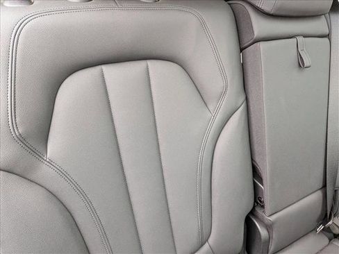 Used 2020 BMW X7 xDrive40i w/ Parking Assistance Package image 17