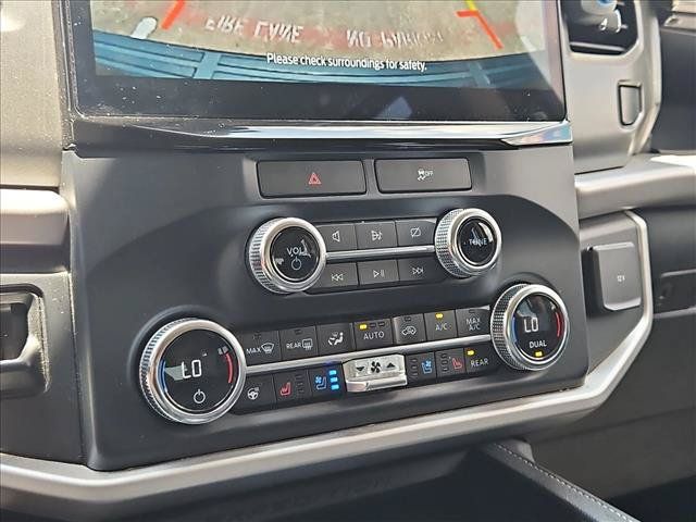 Used 2023 Ford Expedition XLT RWD image 14