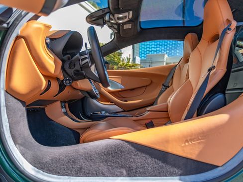 Used 2023 McLaren GT image 22