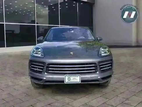 Used 2022 Porsche Cayenne Platinum Edition image 8
