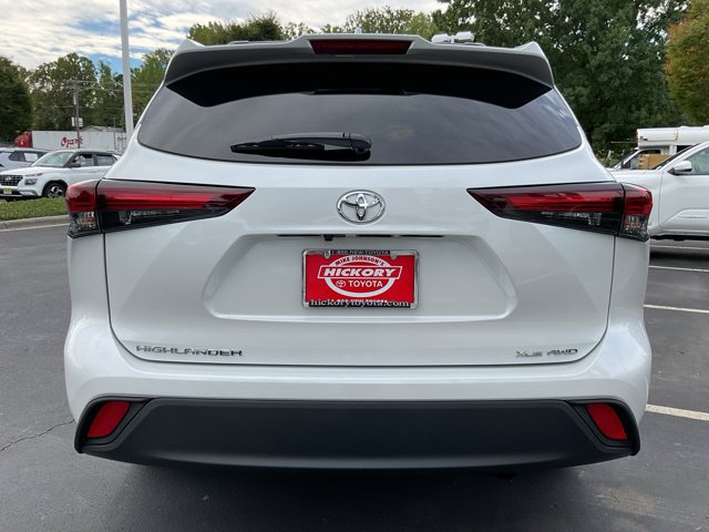 Used 2026 Toyota Highlander XLE AWD/4WD image 9