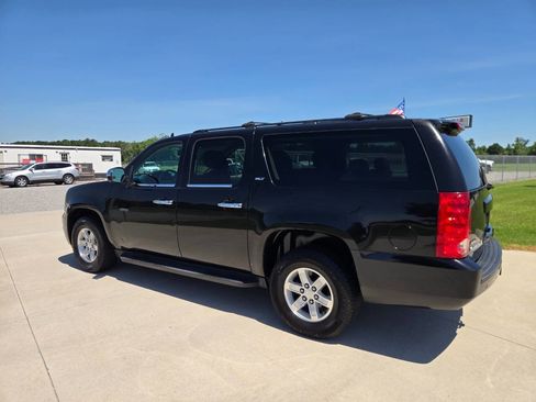 Used 2011 GMC Yukon XL SLT RWD image 3