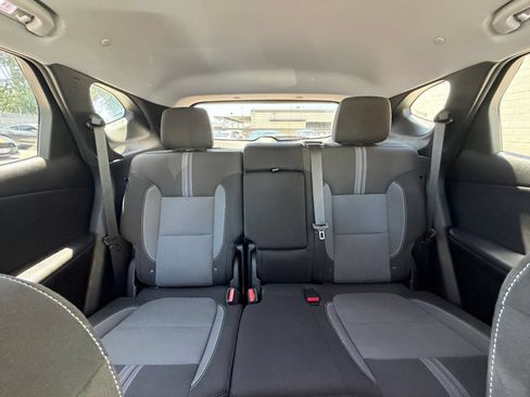 Used 2025 Chevrolet Blazer LT FWD image 34