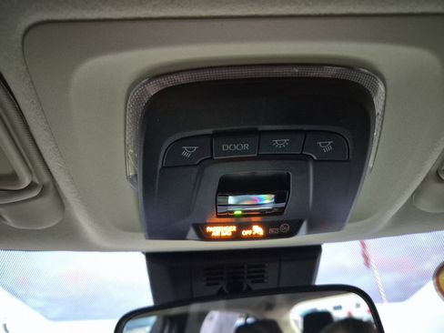 Used 2026 Toyota Corolla LE image 33