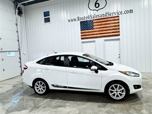 Used 2014 Ford Fiesta SE w/ Equipment Group 201B image 2