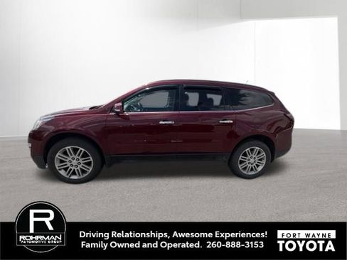 Used 2015 Chevrolet Traverse LT w/ Style and Technology Package FWD image 3