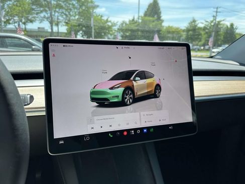 Used 2023 Tesla Model Y 2WD image 23