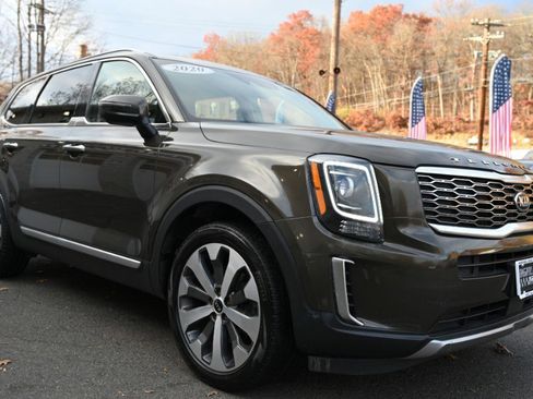 Used 2020 Kia Telluride S w/ S 8 Passenger Seating Package image 10