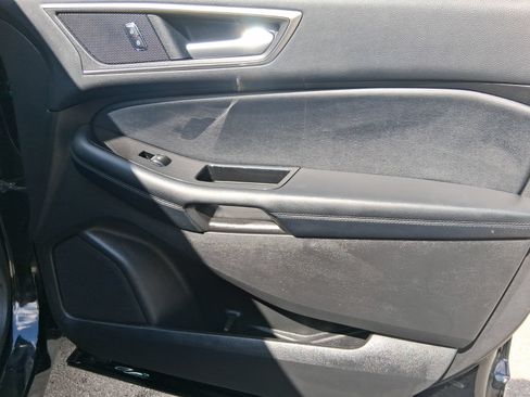 Used 2017 Ford Edge SEL w/ Equipment Group 201A AWD/4WD image 18