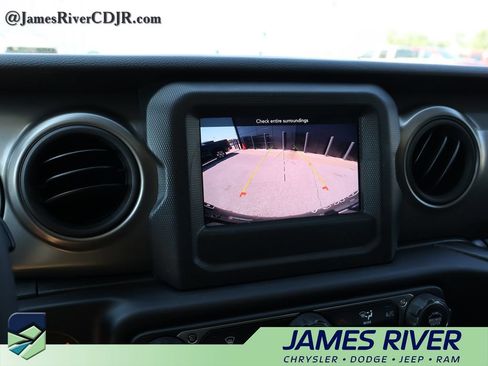 Used 2023 Jeep Wrangler Unlimited AWD/4WD image 33
