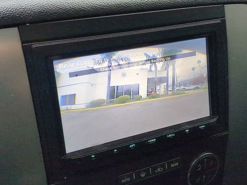 Used 2011 GMC Yukon SLE image 16