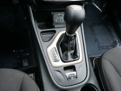 Used 2016 Jeep Cherokee Latitude image 19