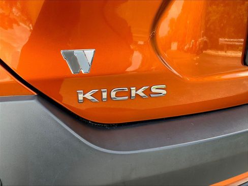 Used 2020 Nissan Kicks SR w/ SR Premium Package FWD image 23