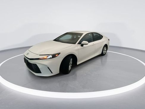Used 2025 Toyota Camry LE w/ Convenience Package FWD image 2