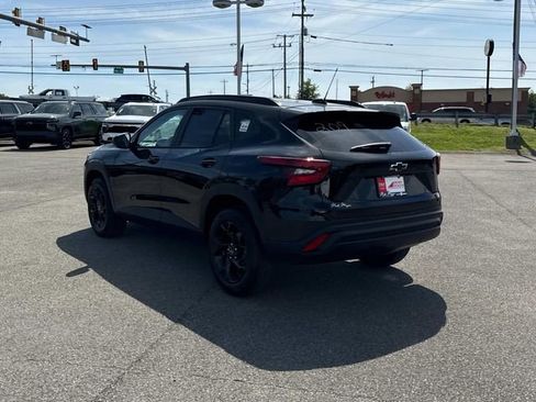 New 2026 Chevrolet Trax LT w/ Driver Confidence Package FWD image 6