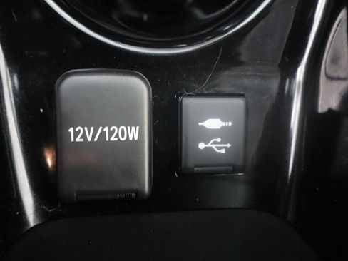 Used 2020 Toyota Prius Prime XLE FWD image 18