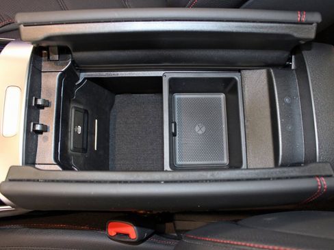 Certified 2025 Mercedes-Benz GLC 43 AMG 4MATIC image 26