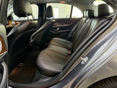 Used 2018 Mercedes-Benz E 300 4MATIC image 13