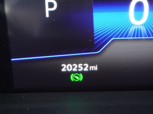 Used 2022 Volkswagen Tiguan SE image 26