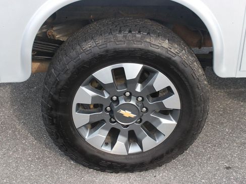 Used 2023 Chevrolet Silverado 2500 Custom w/ Custom Value Package AWD/4WD image 38