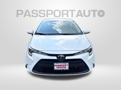 Used 2025 Toyota Corolla LE FWD image 12