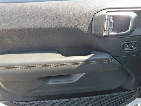 New 2025 Jeep Gladiator Sport image 13