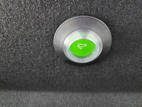 Used 2025 Mercedes-Benz CLA 250 4MATIC image 25