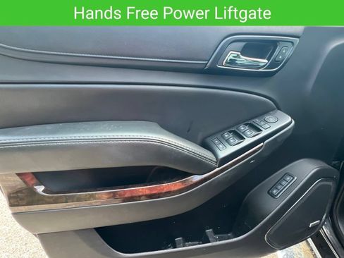 Used 2017 Chevrolet Suburban LT w/ LT Signature Package AWD/4WD image 16