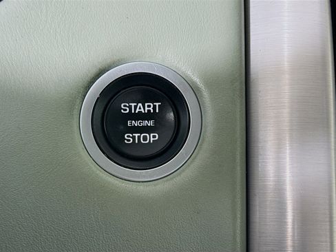 Used 2017 Land Rover Discovery HSE Luxury image 21