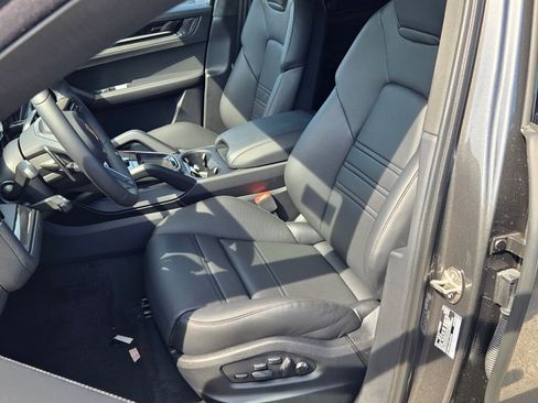 New 2025 Porsche Cayenne GTS image 5