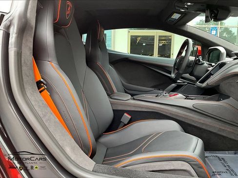 Used 2026 Lamborghini Revuelto AWD/4WD image 8