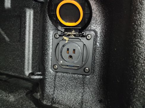 Used 2024 Chevrolet Silverado 2500 LTZ w/ LTZ Premium Package image 34