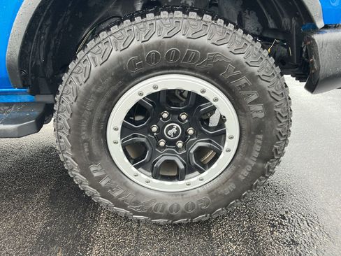 Used 2023 Ford Bronco Outer Banks w/ Sasquatch Package AWD/4WD image 12