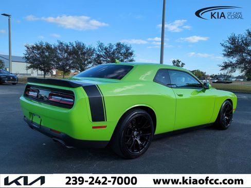 Used 2015 Dodge Challenger R/T Scat Pack w/ Leather Interior Group image 5