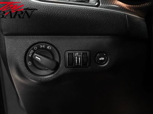 Used 2016 Dodge Challenger SRT Hellcat image 27