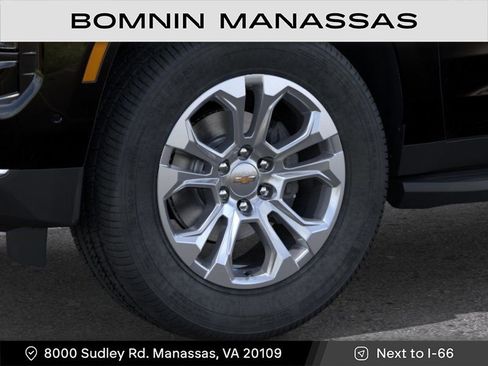 New 2026 Chevrolet Suburban LT AWD/4WD image 9
