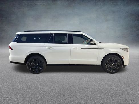 New 2027 Lincoln Navigator L Reserve w/ Jet Appearance Package AWD/4WD image 8