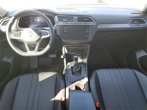 Certified 2022 Volkswagen Tiguan SE image 15