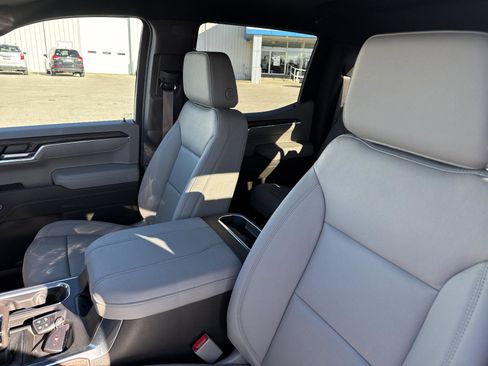 New 2026 GMC Sierra 1500 SLT w/ SLT Premium Plus Package image 11