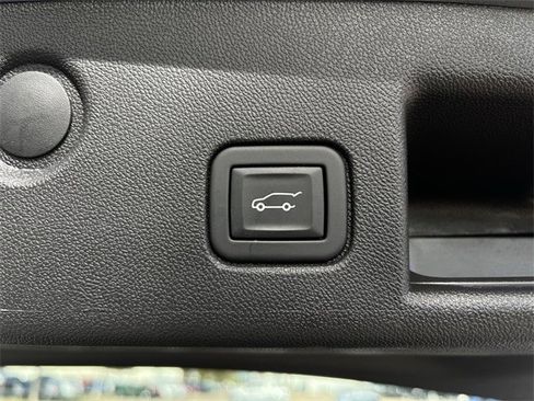 Used 2024 Chevrolet Equinox LT w/ LPO, Floor Liner Package image 32