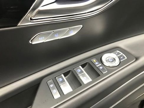 Used 2025 Genesis GV80 2.5T Standard image 16