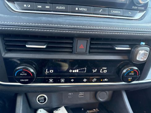 Used 2023 Nissan Rogue SV FWD image 27