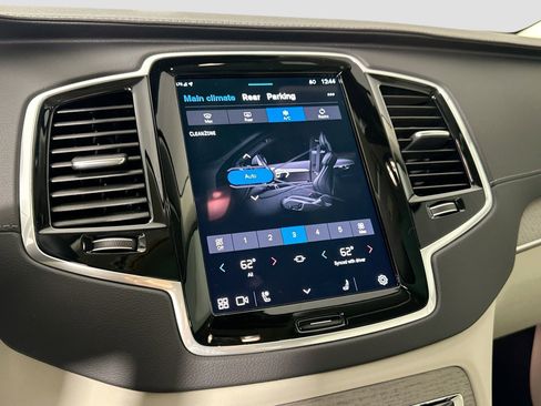 New 2025 Volvo XC90 B6 Ultra w/ Lounge Package image 25