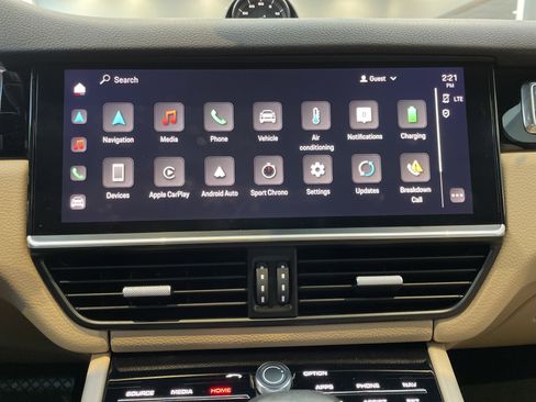 Used 2022 Porsche Cayenne E-Hybrid image 24