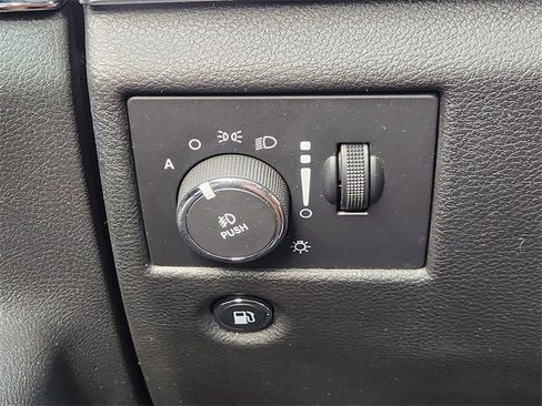 Used 2017 Jeep Grand Cherokee Limited w/ Luxury Group II image 19